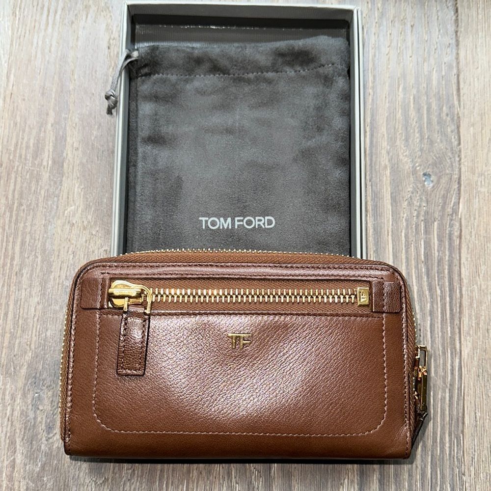 Rare TOM FORD Cognac Leather Zip Around Wallet